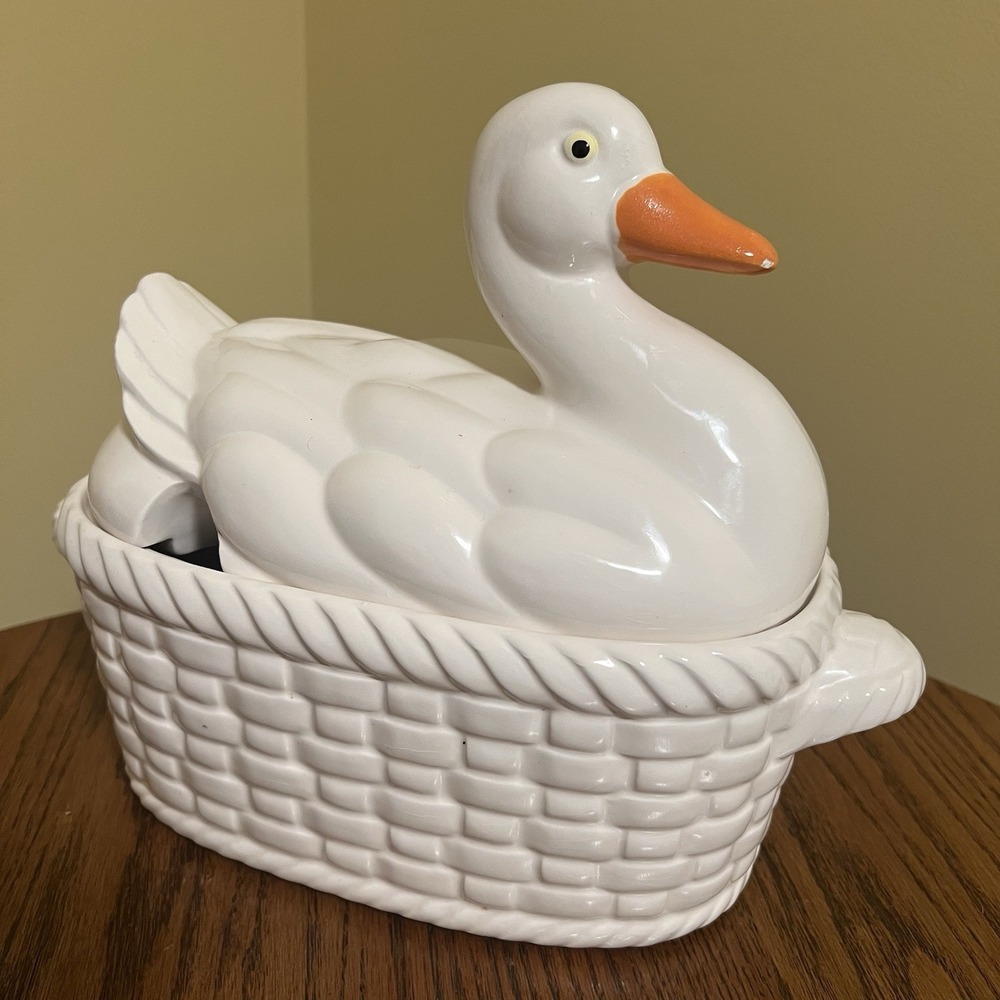 Vtg Ceramic Goose Duck Soup Tureen Lidded Cottagecore Farmhouse No Ladle READ